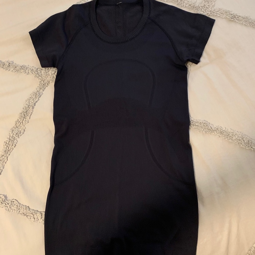 lululemon athletica Black swiftly tee